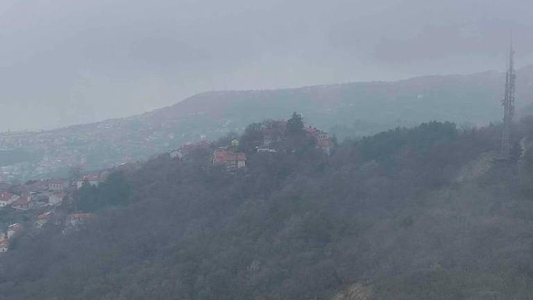 V nižinah bo jesensko, v gorah pa pomladno