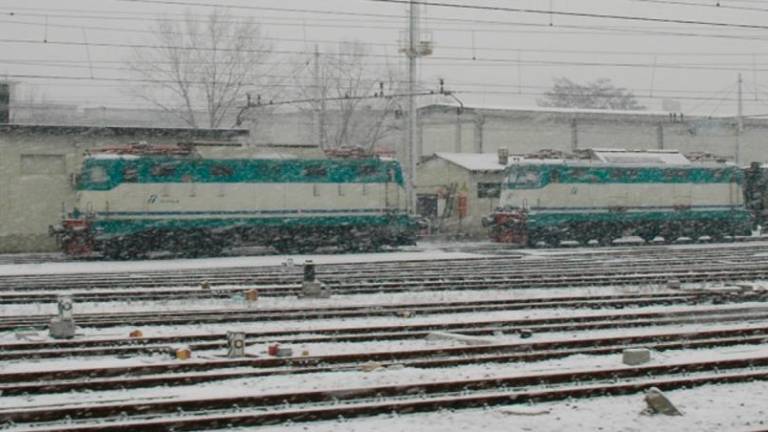 Zamude vlakov zaradi poledice