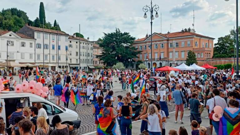 Parada ponosa prispela na skupni trg obeh Goric (foto in video)