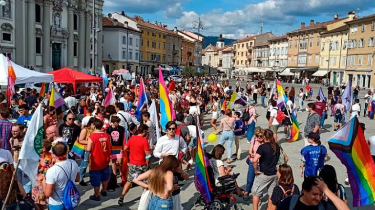 Čezmejna parada ponosa