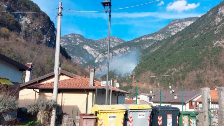 Požar na območju občine Kluže pod nadzorom (video)