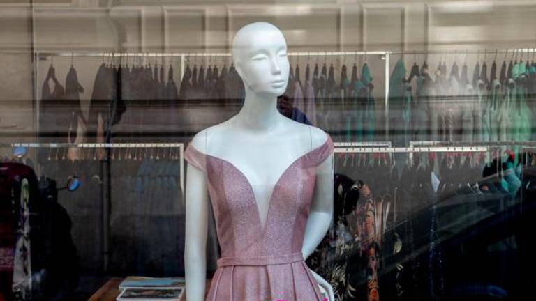 Vse spomladanske poroke preložene