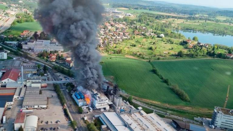 V eksploziji v kočevskem Melaminu več kot 20 poškodovanih