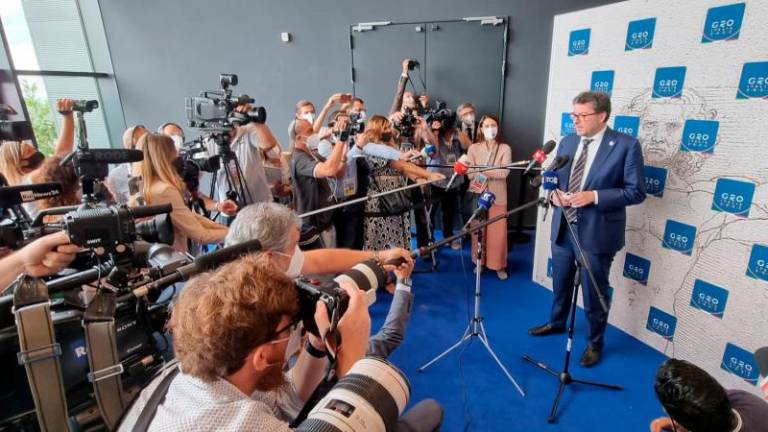 Velesile o digitalnem gospodarstvu in izzivih