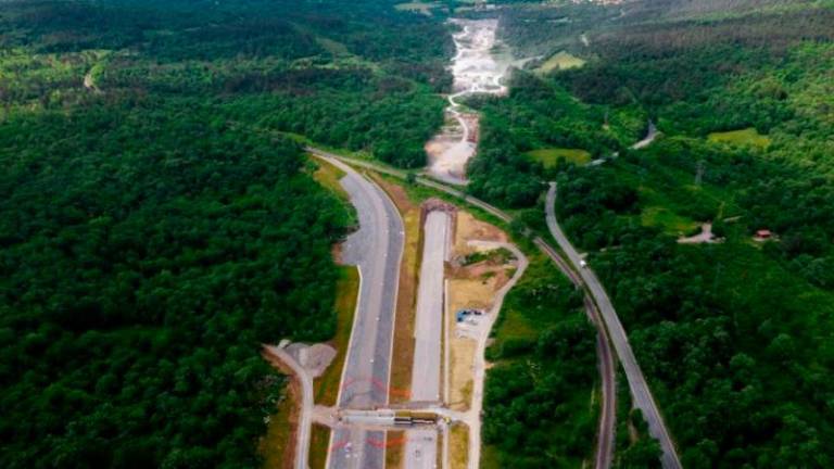 Dežela FJK prosi za več informacij o drugem tiru