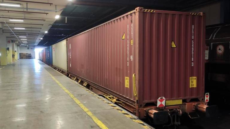 Kitajski kontejnerski vlak povezuje luko z Velenjem