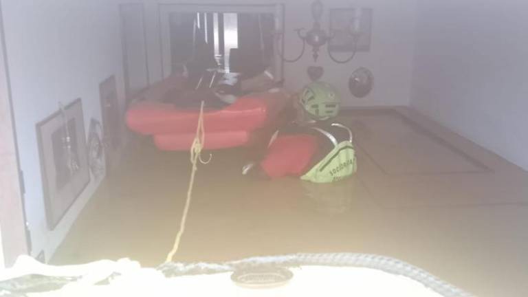 Razdejanje v poplavljeni Versi (VIDEO)