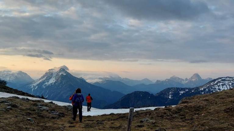 Pogrešani pohodnici našli v zaprti koči
