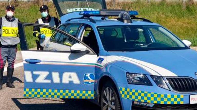 Na avtocesti ustavili moškega, ki je bivši partnerki odvzel hčerko