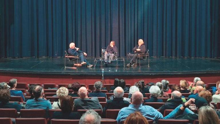 Pomemben je samostalnik »človek«, ne pa pridevniki