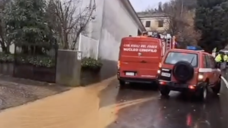 V občini Krmin zaradi neurja zaprli šole