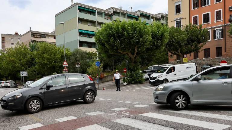 Zapora Ulice D'Alviano povzročala zastoje in zmedo