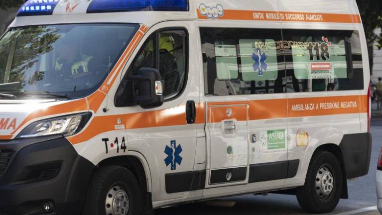 Deklica pokukala na svet pred prihodom reševalcev