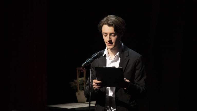 Glasbeno tekmovanje s prazničnim predznakom