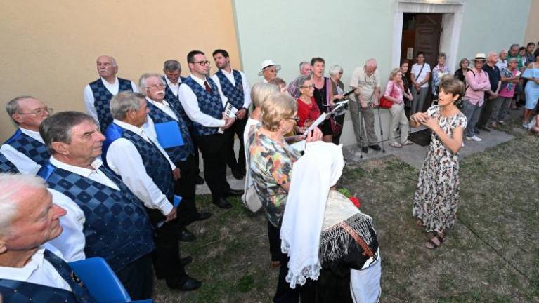 Poklonili so se prednikom v Bl'uncu (video)