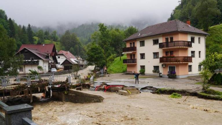 Vojska se je prebila do Črne, v Tomačevem našli truplo