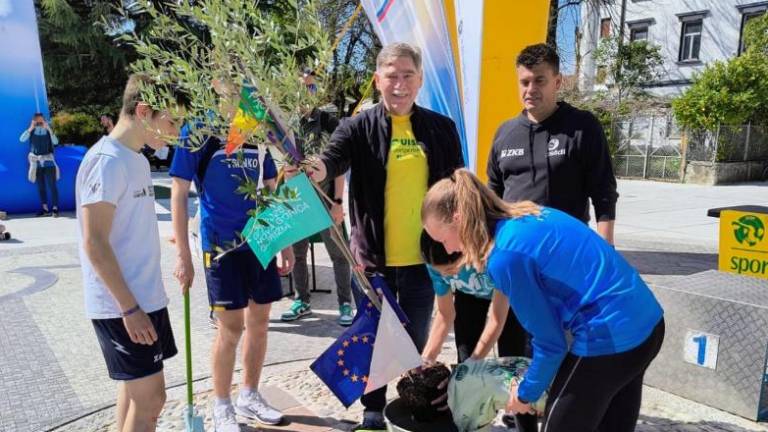 Na skupnem trgu 300 učencev in učenk