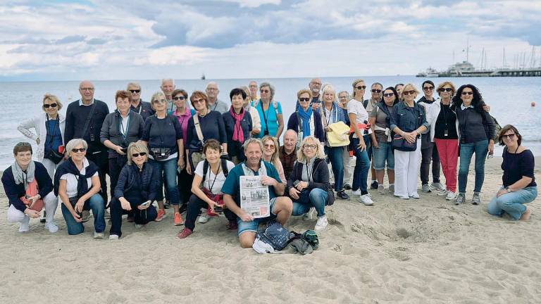Sopot ob Baltskem morju na severu Poljske. Vesela druščna s Primorskim dnevnikom.<i> (PD Rupa-Peć)</i>