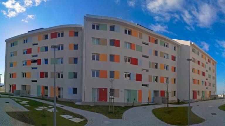 Gostijo 19 tisoč stanovalcev, večina je žensk