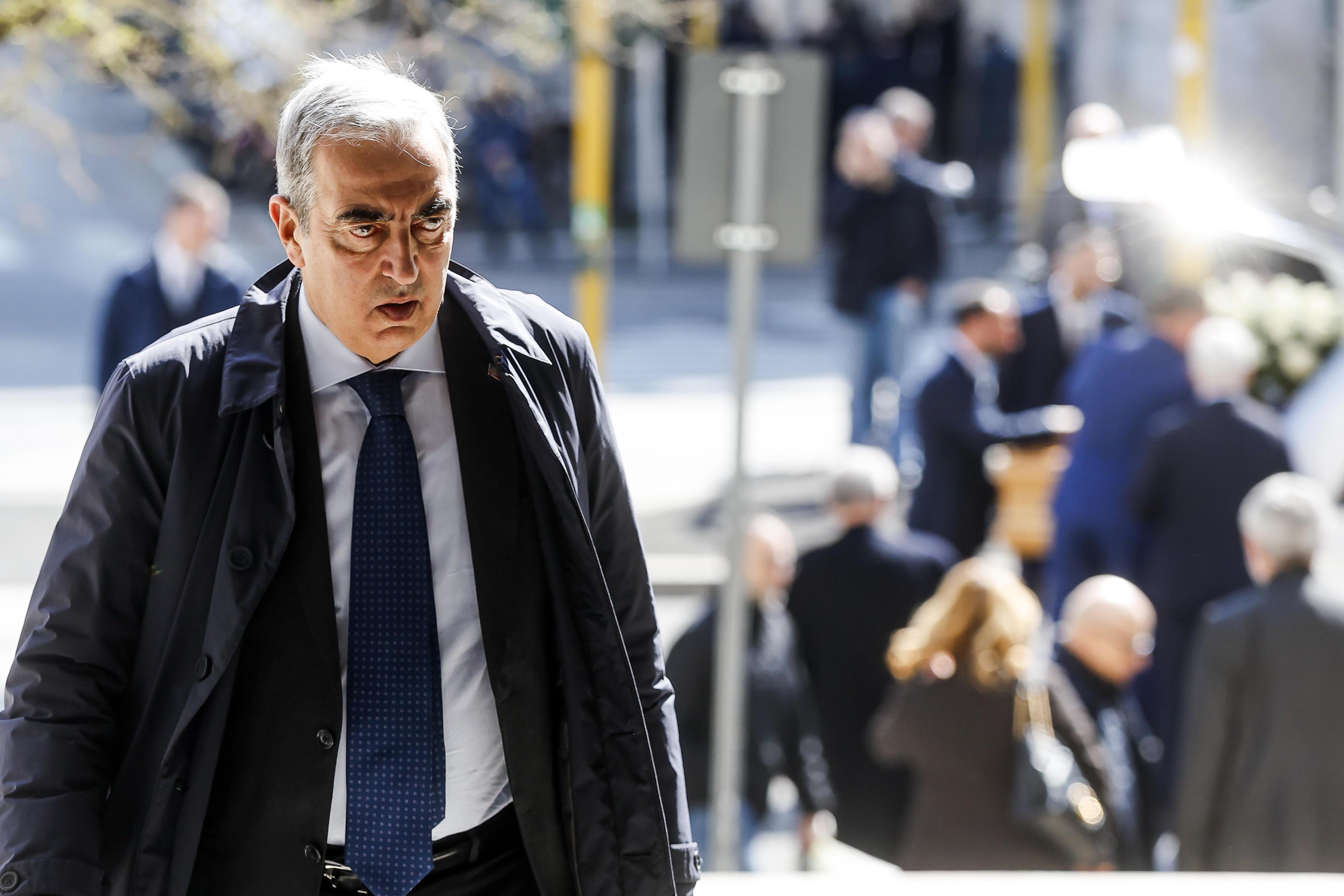 Gasparri ni več vodja senatne skupine stranke Naprej, Italija