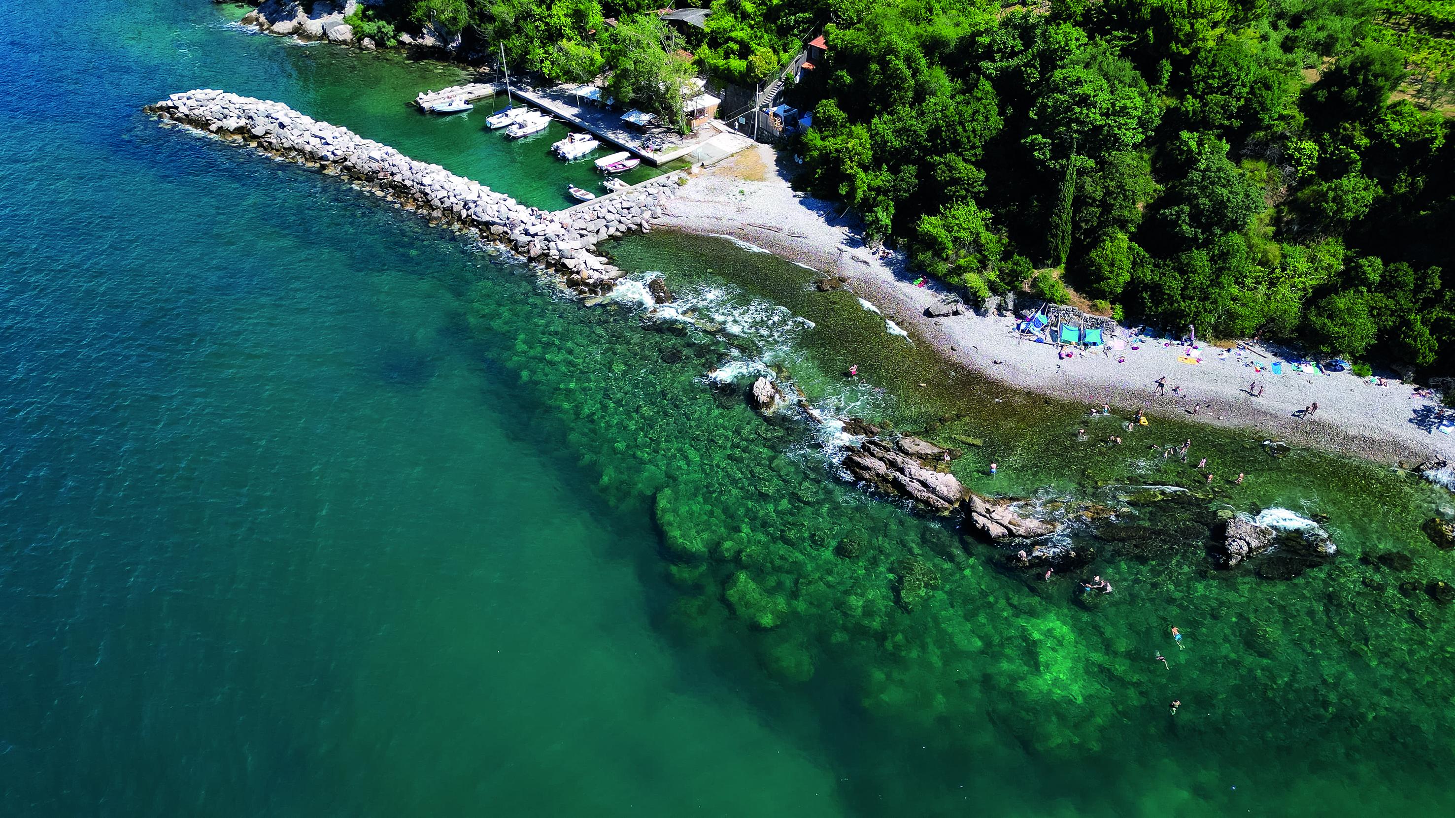 Tri tedne le peš do plaže pri Čupah