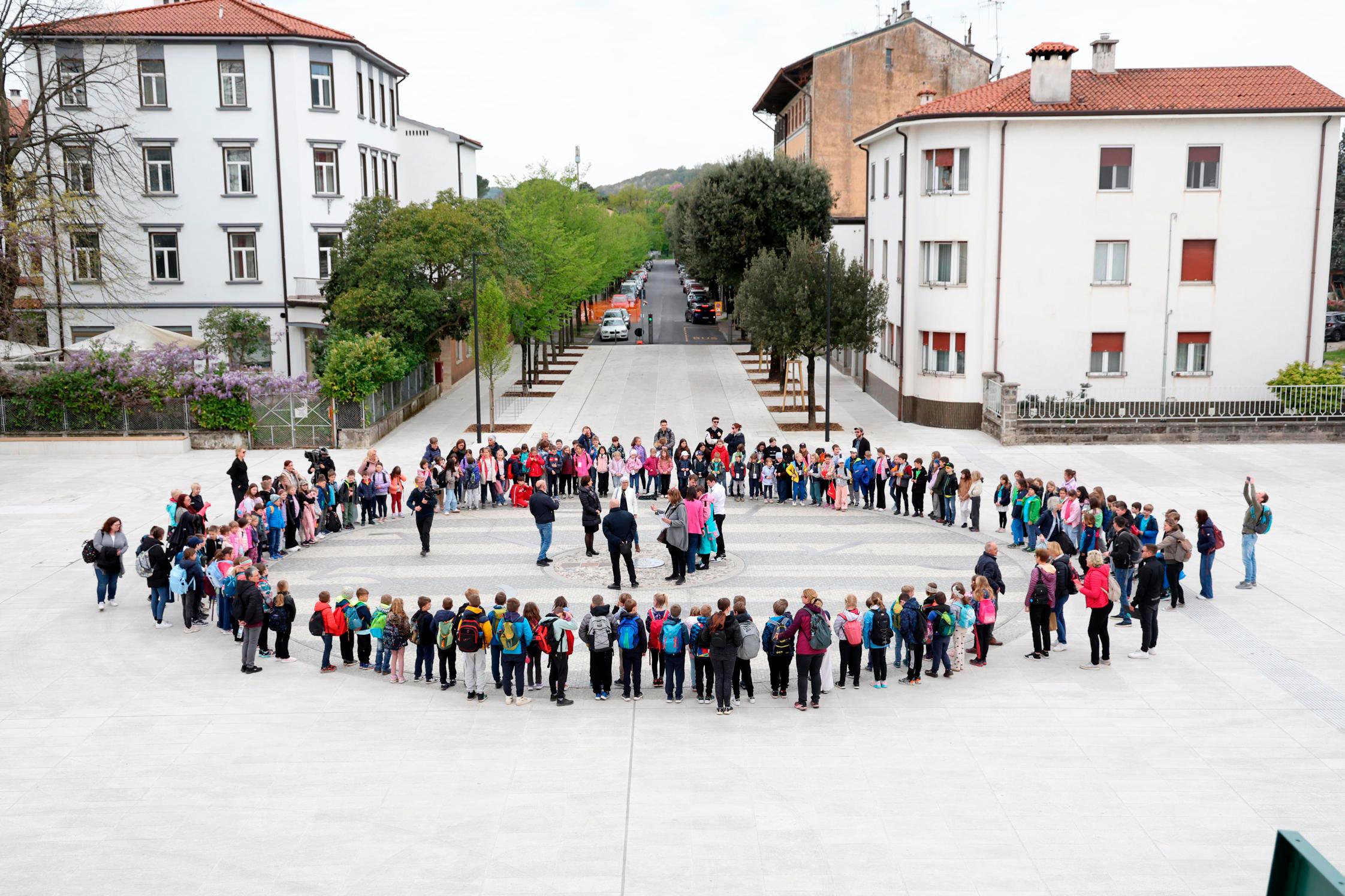»Zdaj bomo prenovili hotel Transalpina in, upam, tudi sedež univerze v Rožni Dolini«