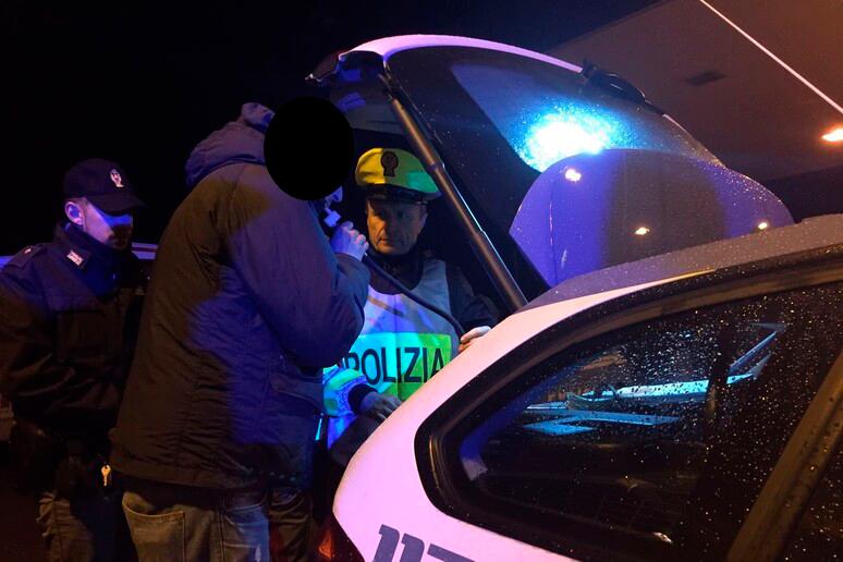 Bil je vinjen, a so ga oprostili, ker so kršili njegove jezikovne pravice