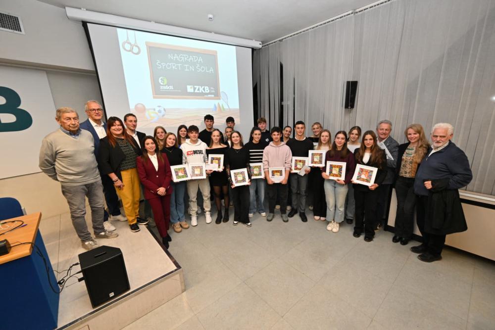 Nagradili dijake, ki so uspešni tako v šoli kot v športu