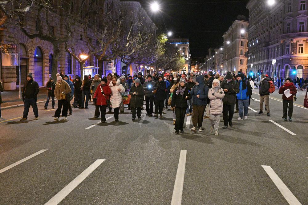 Božična baklada za »zadnje in pozabljene«