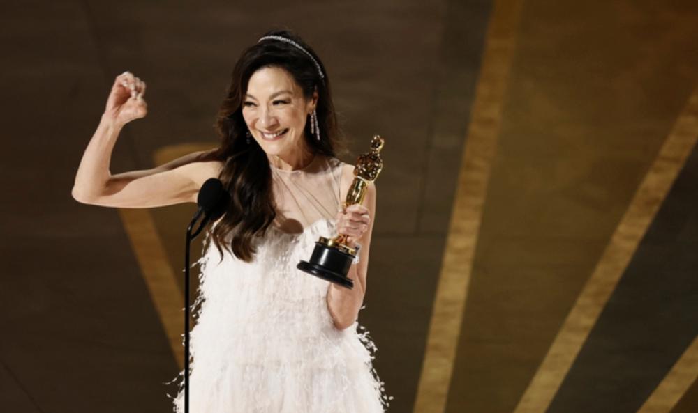 Častni zlati medved za življenjsko delo malezijski igralki Michelle Yeoh