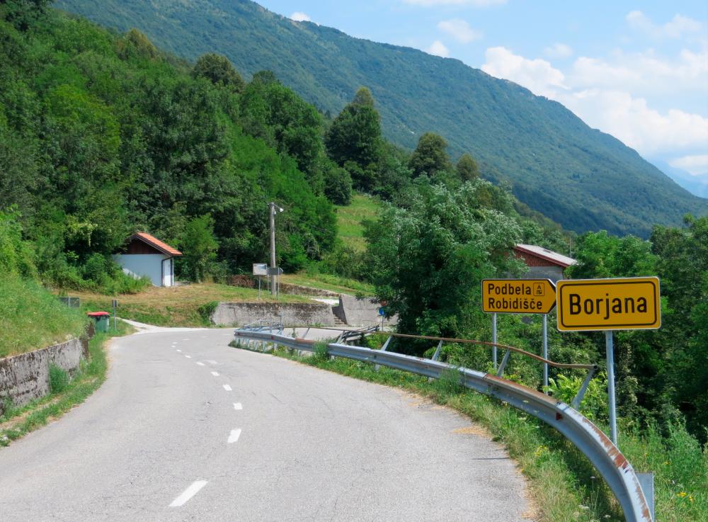 V kobariški občini ukradli spominsko ploščo NOB