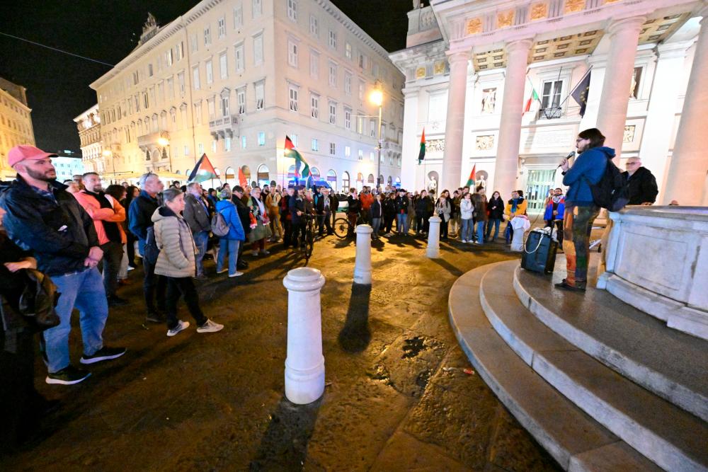 Več sto ljudi proti lažnemu premirju v Gazi