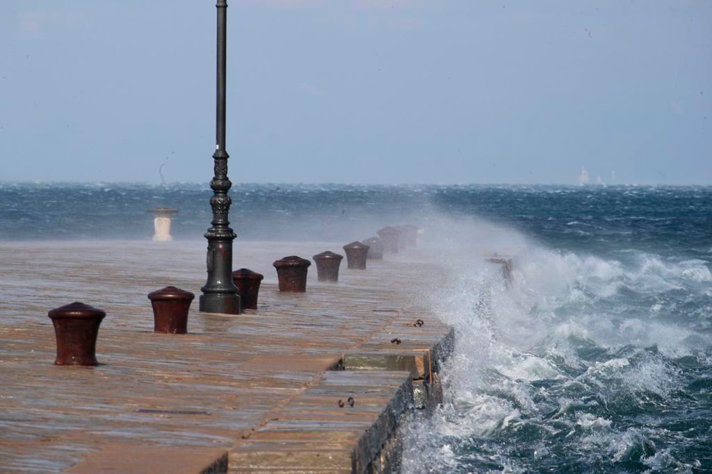 Arso poostril vremensko opozorilo: burja bo presegala 100 kilometrov na uro