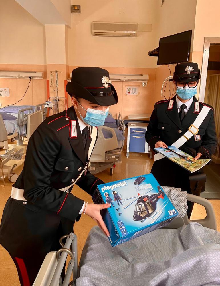 Karabinjerji obdarili male paciente