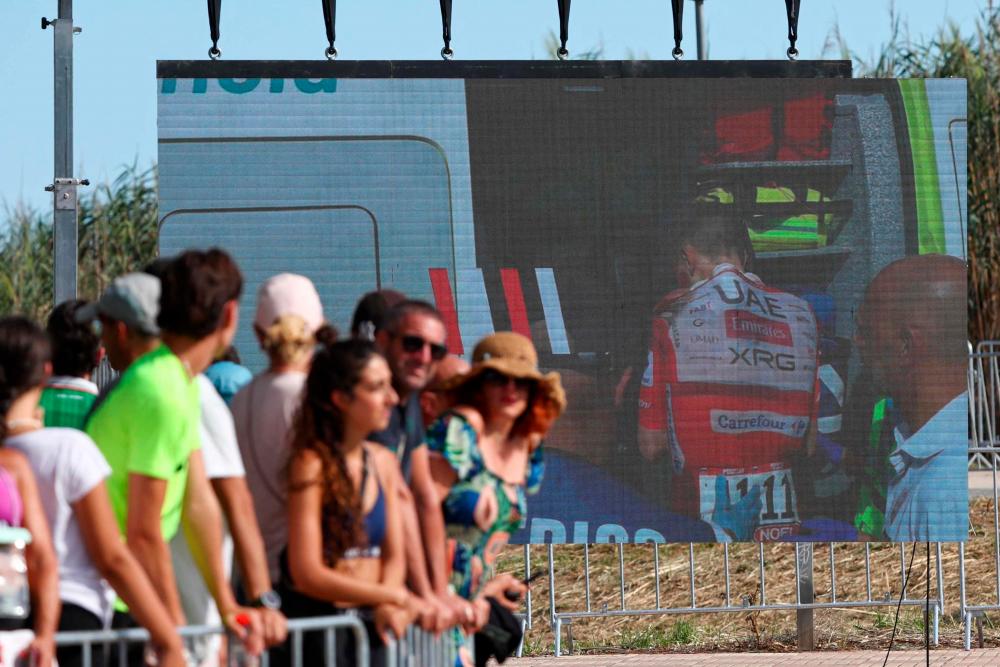 Operacija Tadeja Pogačarja zaradi pretresa možganov na čakanju