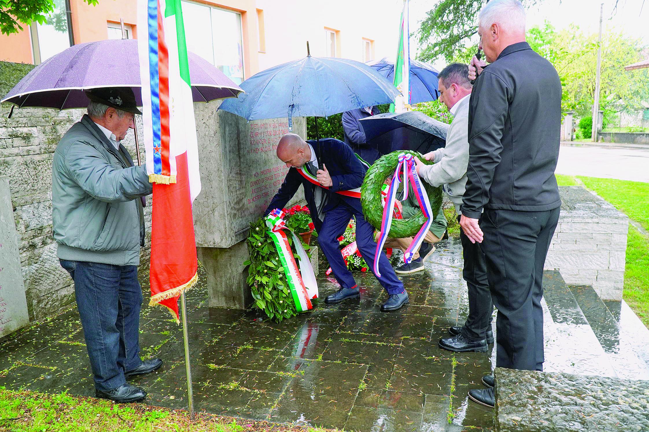 Ob spomenikih bodo pozvali k miru