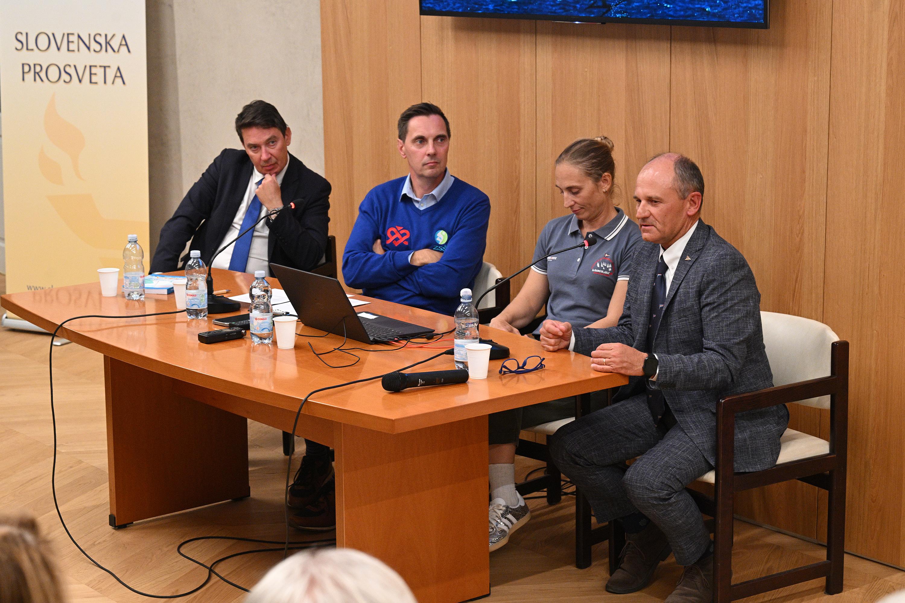 O Slovencih na regati, kjer pride druženje pred tekmovanje