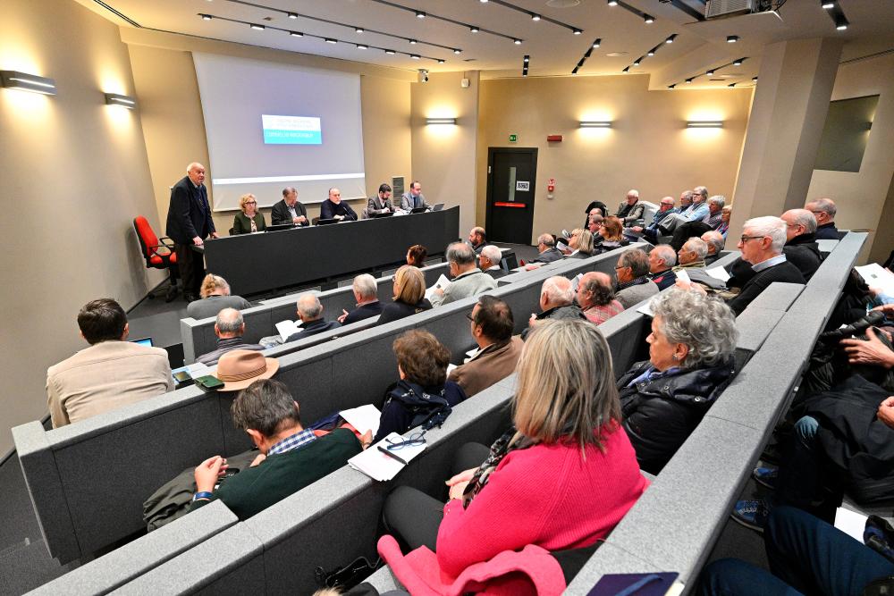 Pri upravljanju zemlje upravitelji morajo spoštovati zakonodajo in tradicije