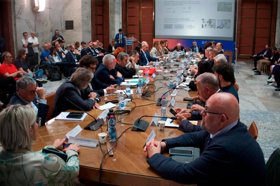 »Electrolux naj do 15. junija pripravi nov industrijski načrt«