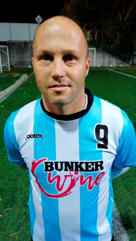 »Na igrišču nas je bilo deset, ker je eden ostal zaklenjen na WC-ju«