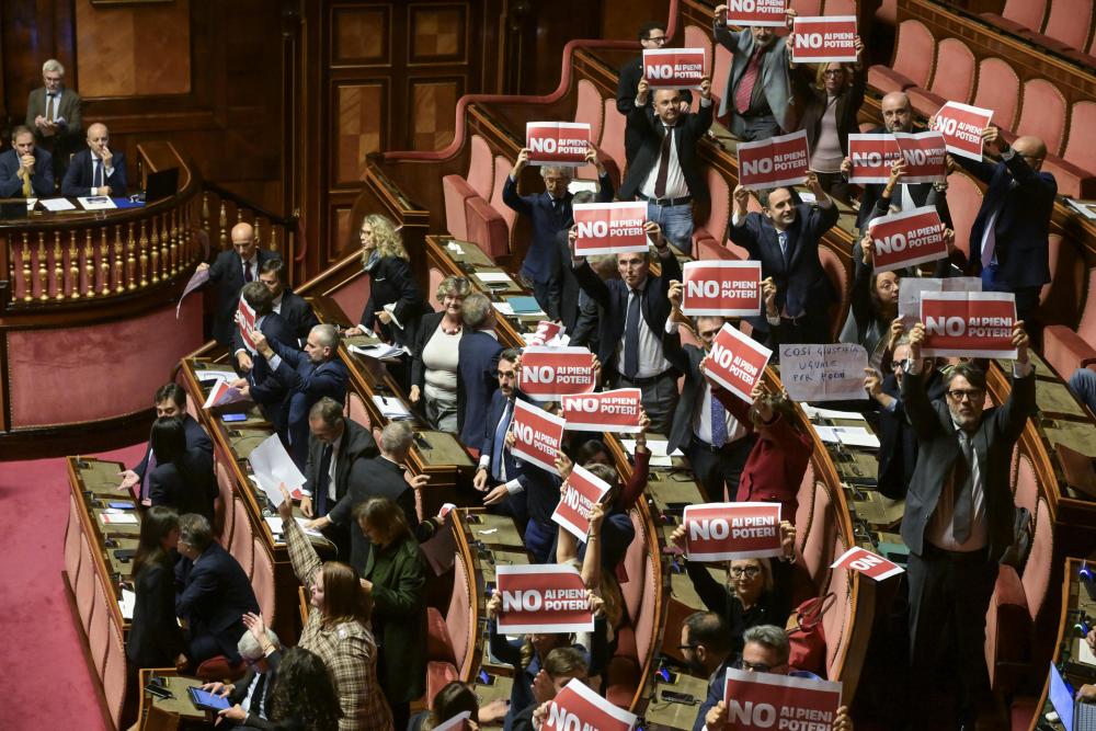 V Italiji bodo o ločitvi karier odločali volivci