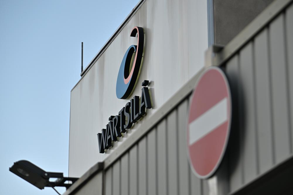 Zapiranje tovarn, staranje prebivalstva in krhko delo