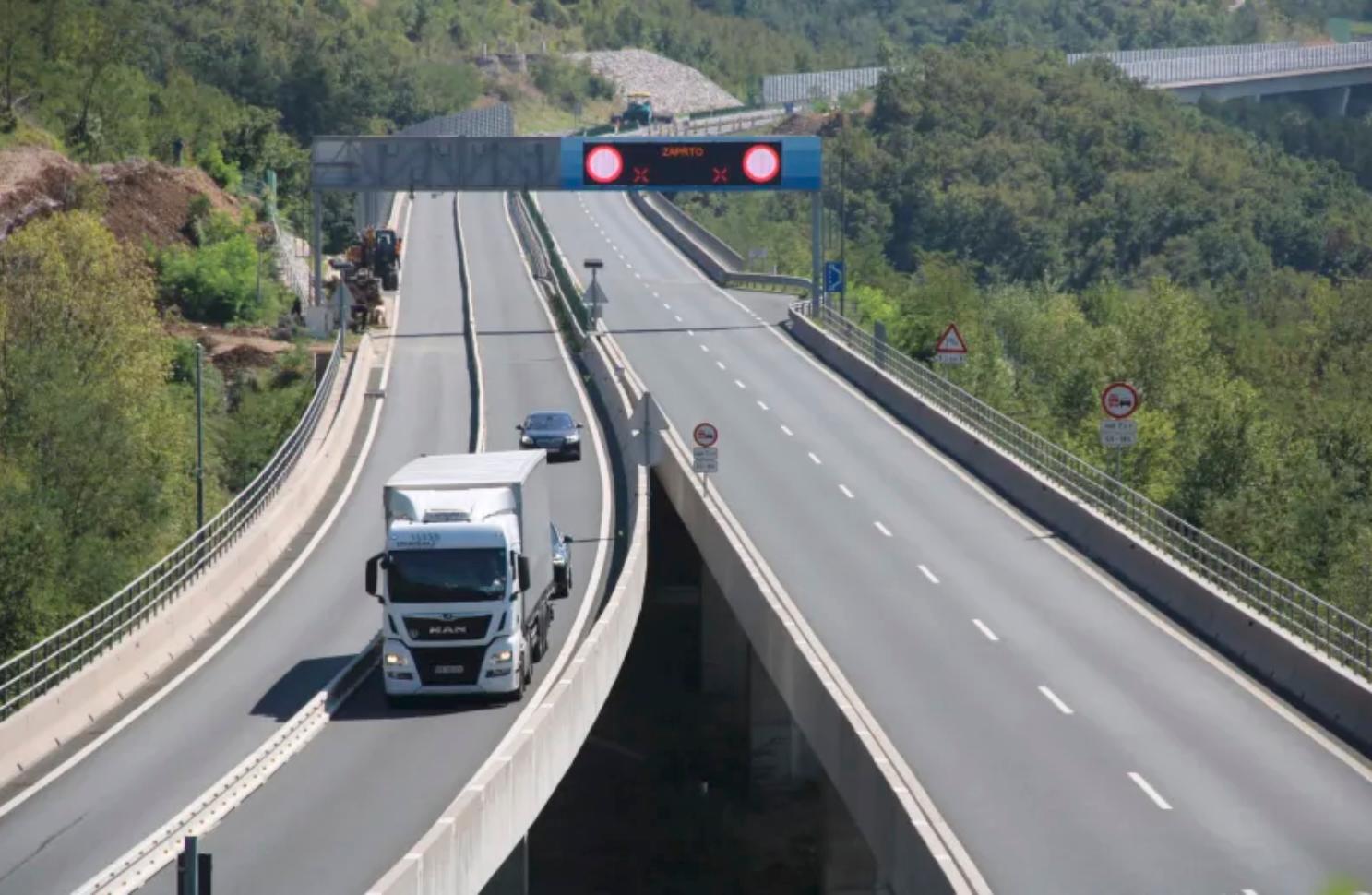 Konec tedna popolna zapora hitre ceste med Vipavo in Ajdovščino