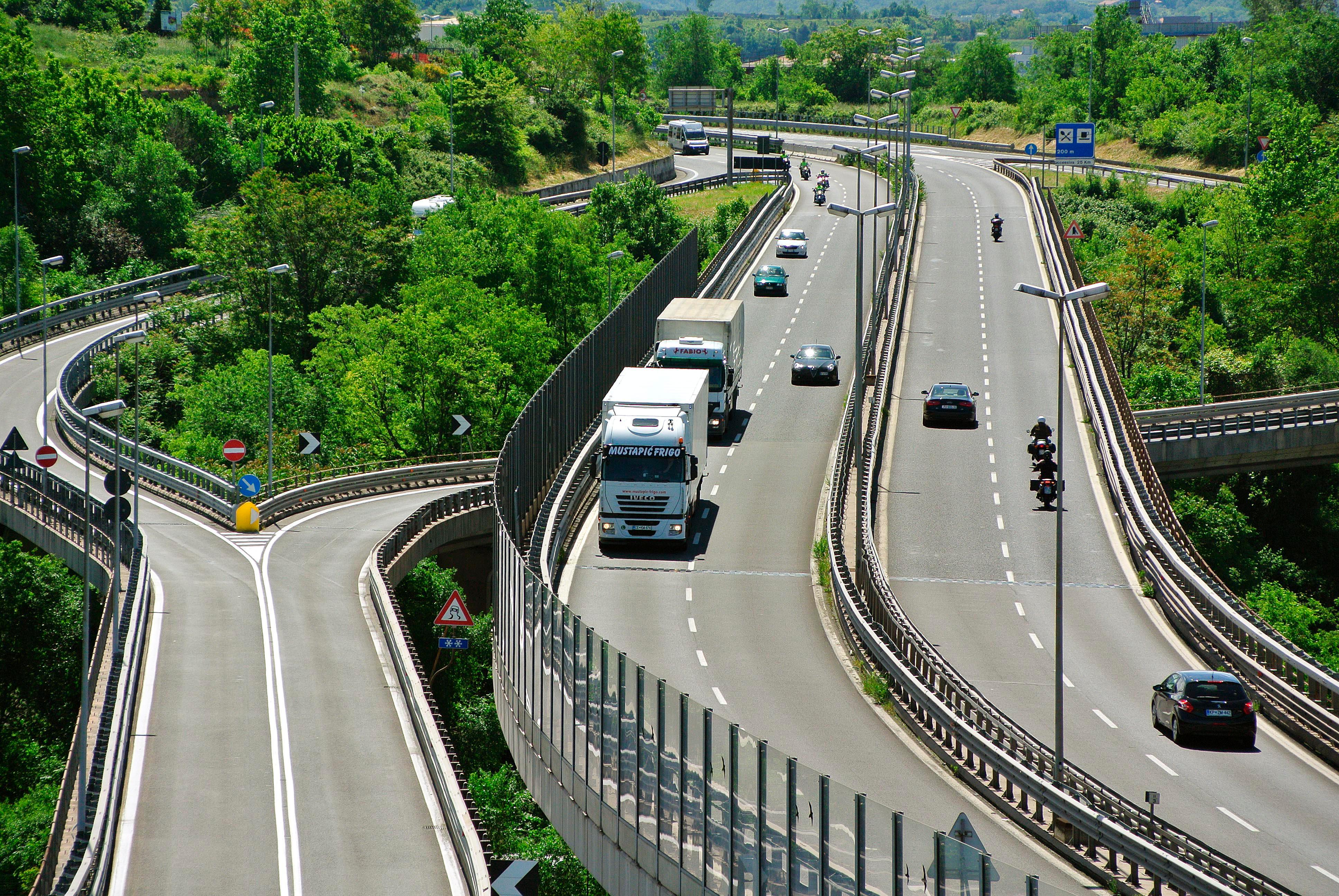 Ponoči bodo zaprli uvoze na hitro cesto