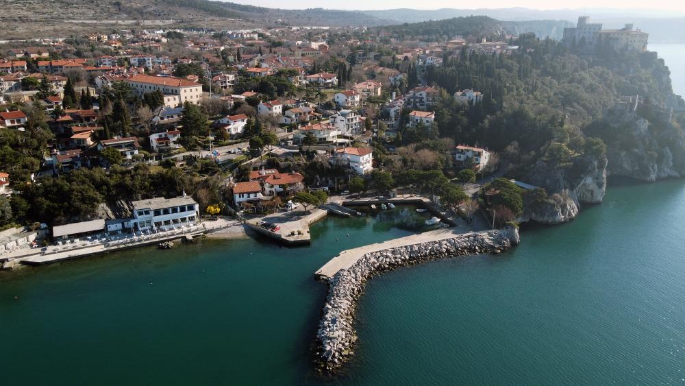 Spomladi naj bi zaplula ladja med Trstom in Devinom