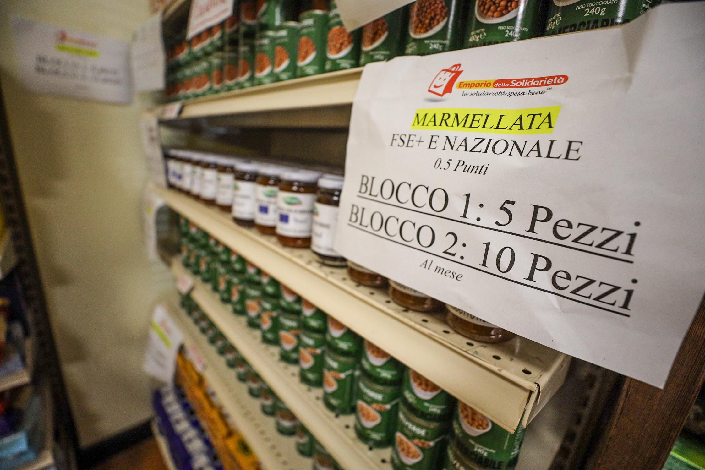 Skoraj 200 jih je prvič zaprosilo za pomoč