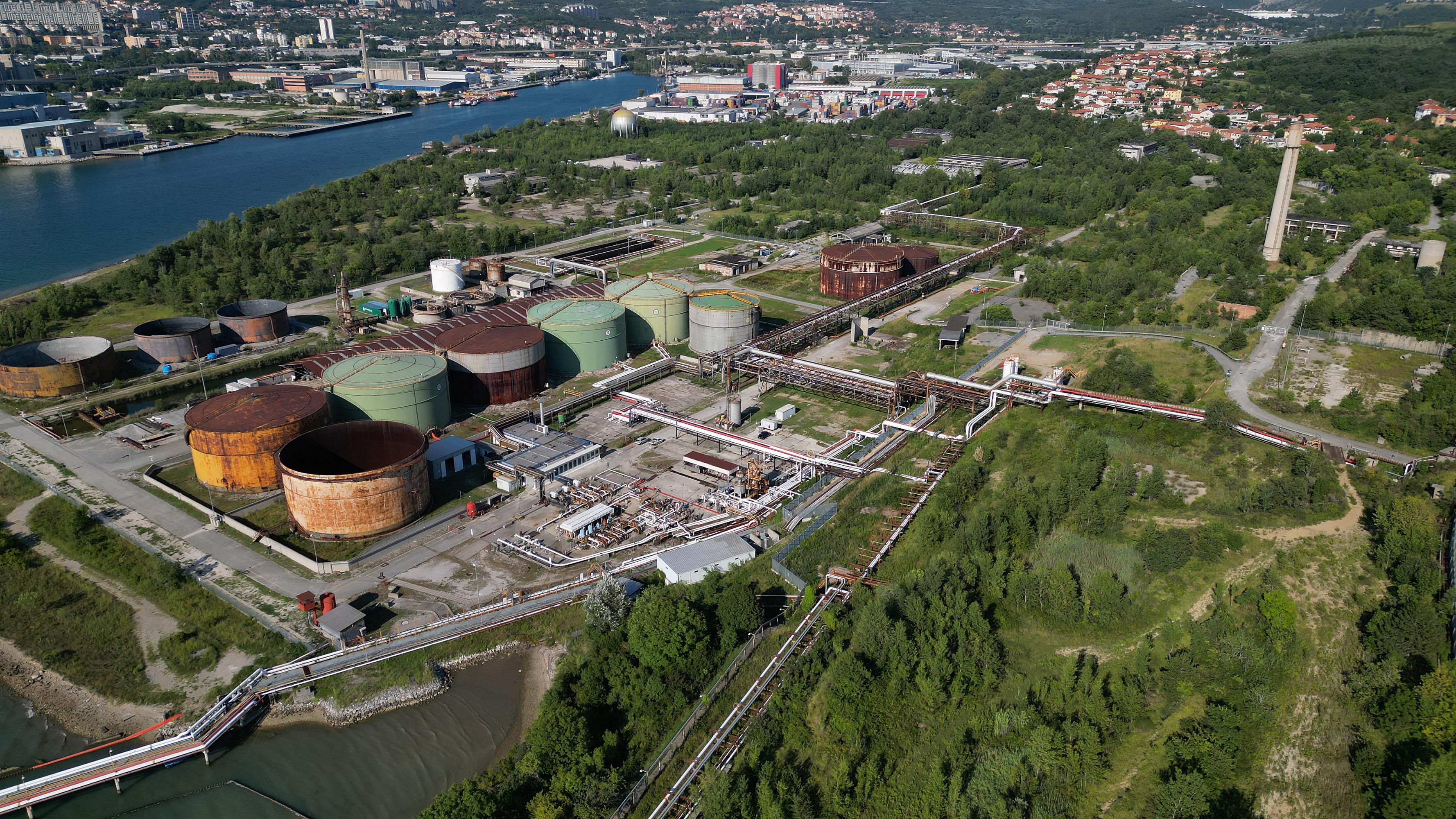 Magyar in Meloni podpirata madžarski terminal v Trstu