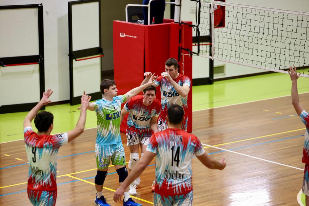 Športna sobota: na domačem igrišču le odbojkarji SloVolleyja v C-ligi