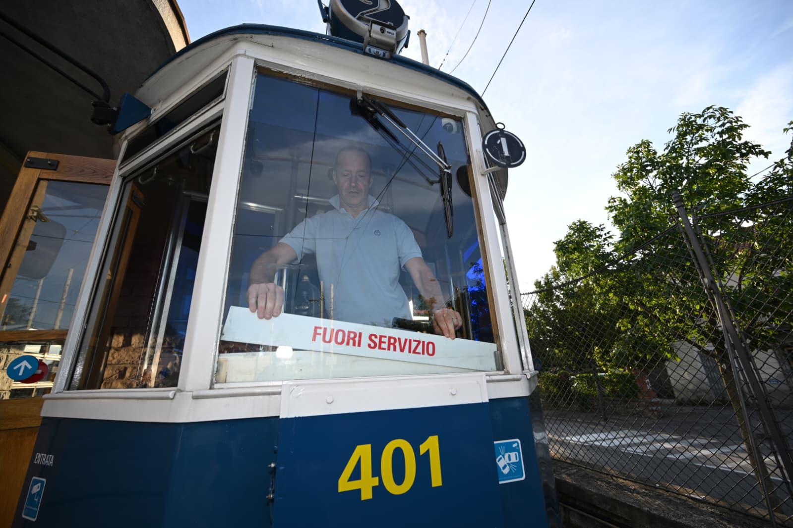 Po devetih mesecih tramvaj spet prevaža krajane in turiste (FOTO in VIDEO)