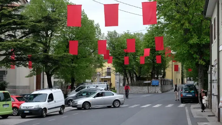 Županu Dipiazzi pisali glede rdečih zastav